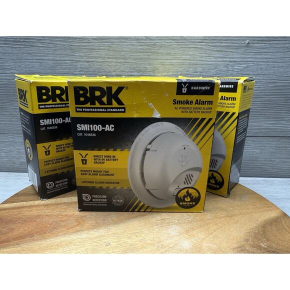 BRK Hardwire w/Battery Backup SMI100-AC Ionization Smoke Alarm O3 2639. 3 Total - Picture 1 of 9